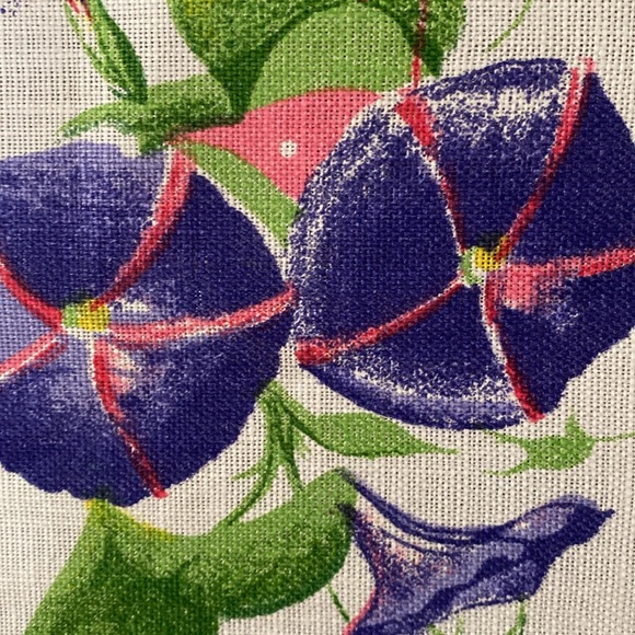 VTG Pure Linen Bermuda Flowers 30”x20” - Picture 12 of 13